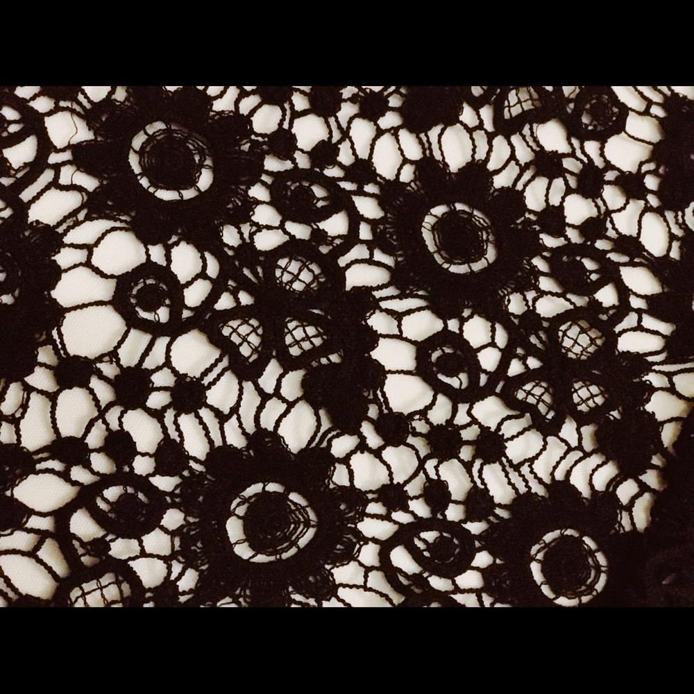 Millau Woven Crop Top - Picture 2 of 3